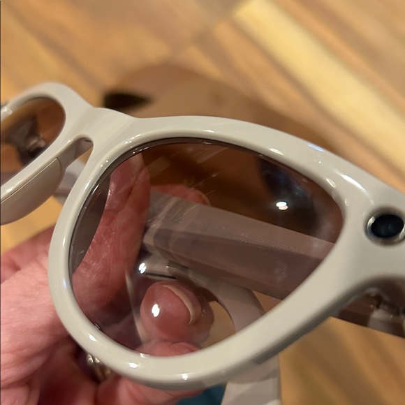 Ray-Ban Meta Skyler smart Sunglasses no scratches lens Gradient Cinnamon Pink - Picture 5 of 16